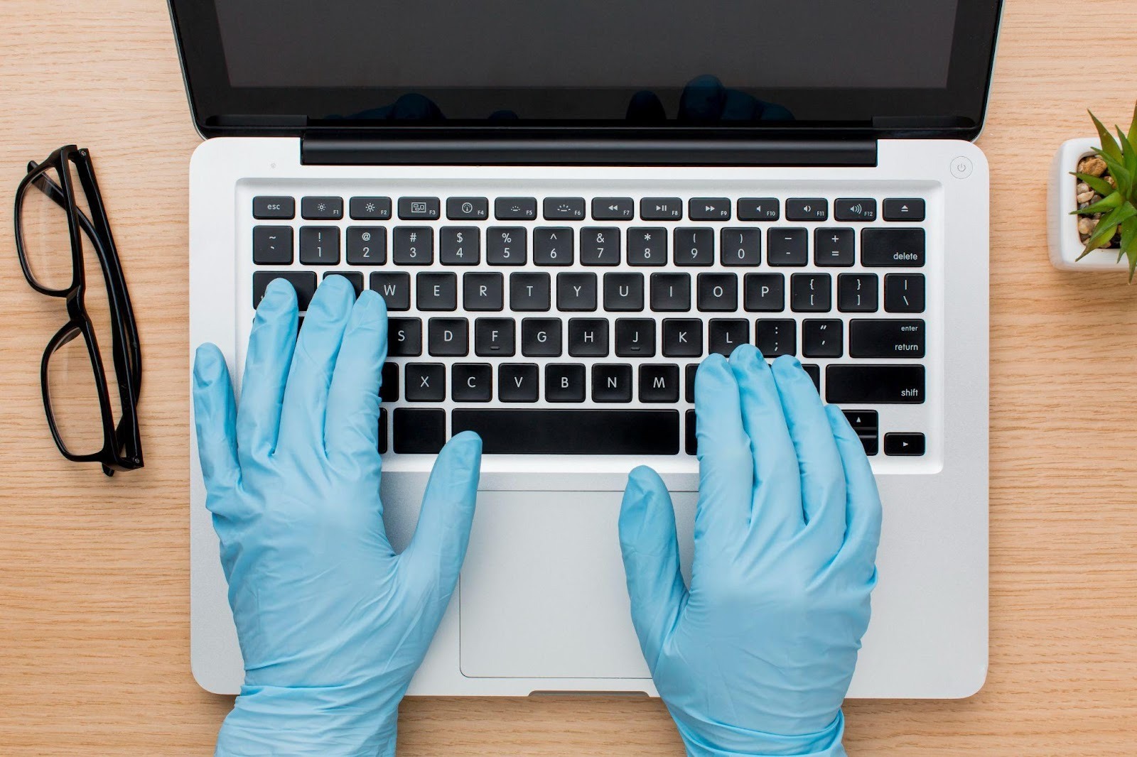How a Low-Cost Liquid Damage Repair Service Protects Your Device